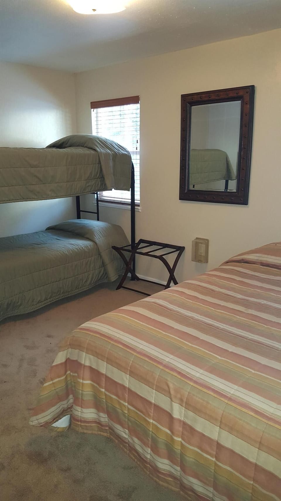 BEDROOM 2
