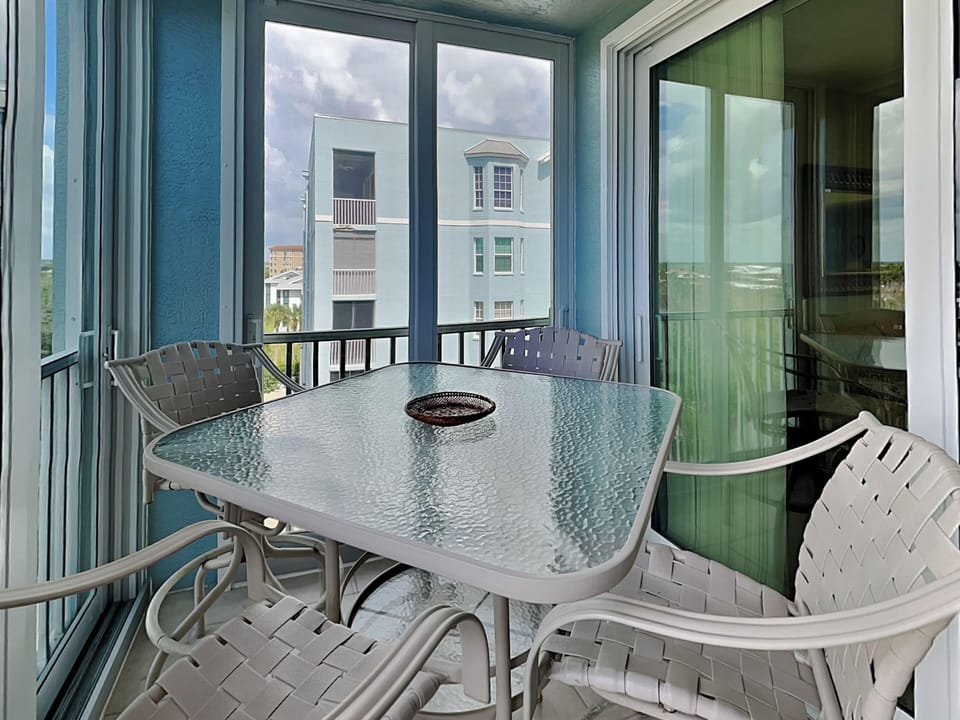 Sunroom - Dining