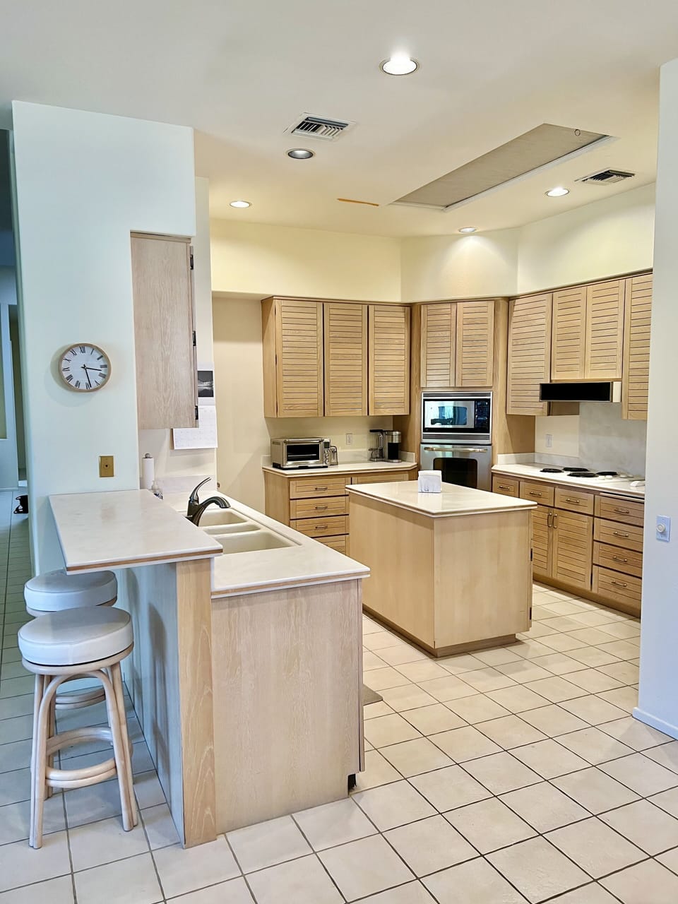 Kitchen and bar