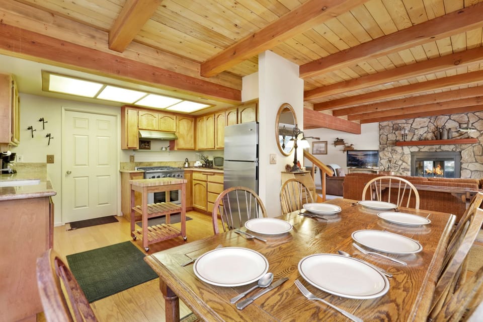 Inviting dining area designed for comfort and connection. The space feels open and airy, with a warm atmosphere that makes everyday meals and special gatherings equally enjoyable.