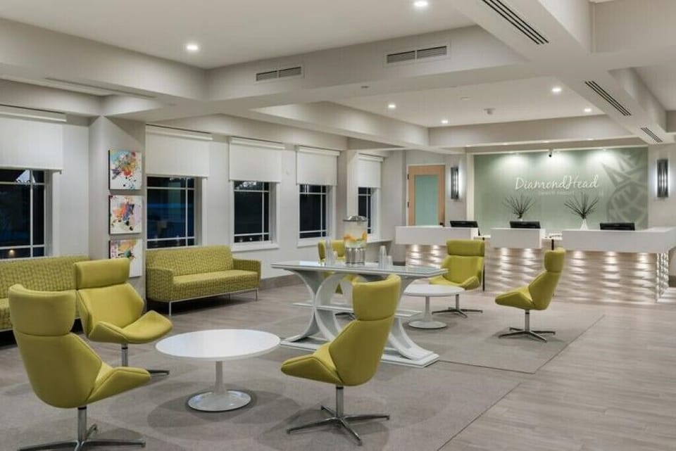 Lobby - concierge desk