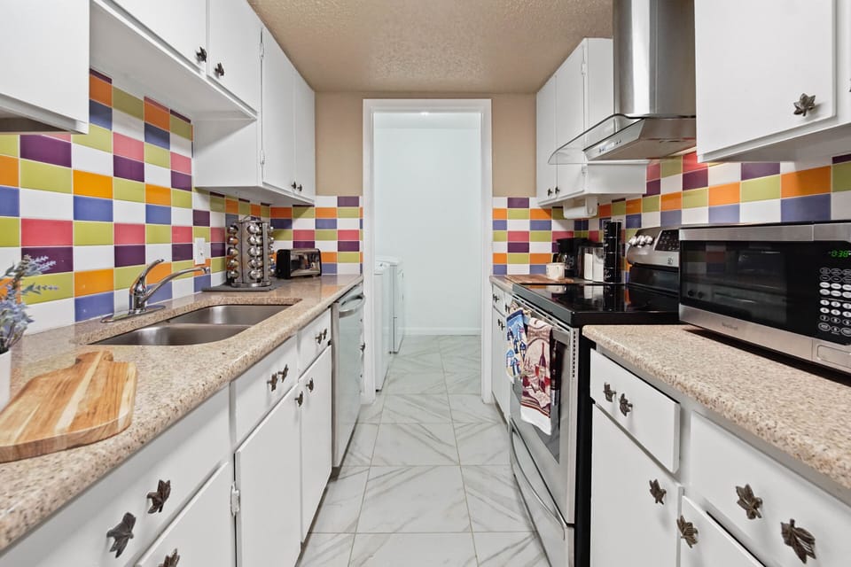 The fully equipped  kitchen