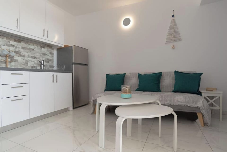 Kitchen & living room