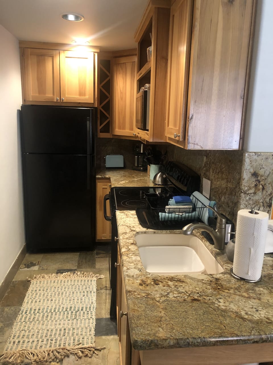 Fully equipped kitchen (no dishwasher)