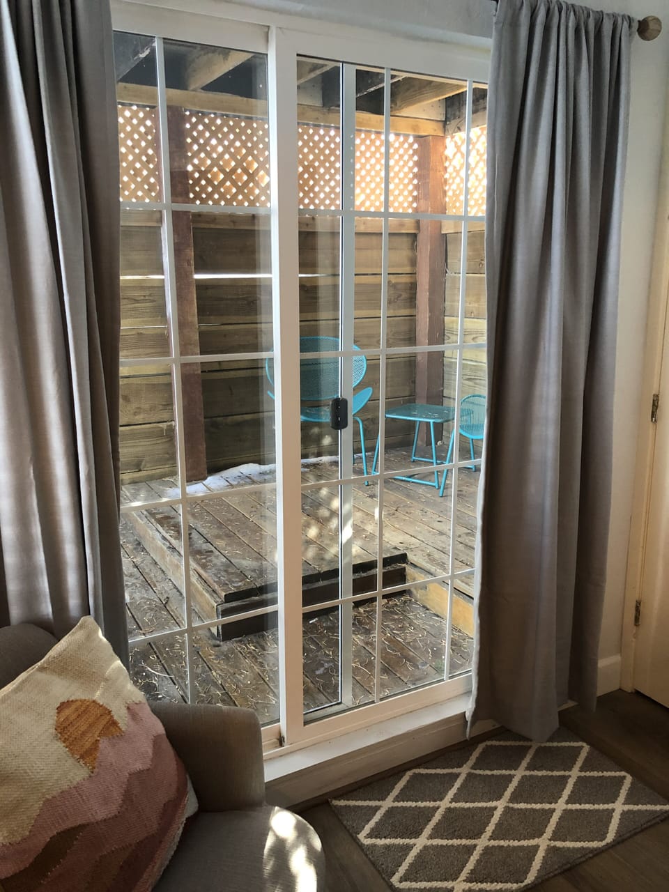 Bottom outside deck 