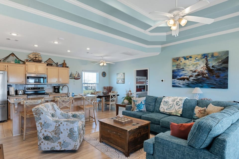 Living Room, Room, Indoors, Couch, Furniture
