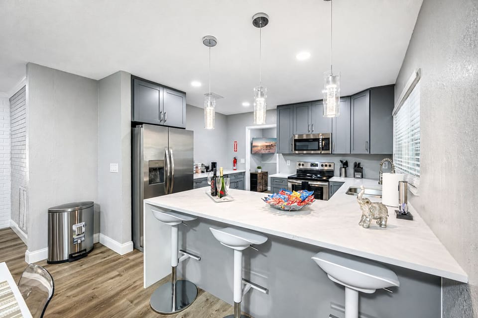 Let the inner chef in you enjoy our beautiful and fully equipped kitchen. Spacious enough where you and loved ones can help each other make your favorite meals. If you like this property, send us an inquiry now!
