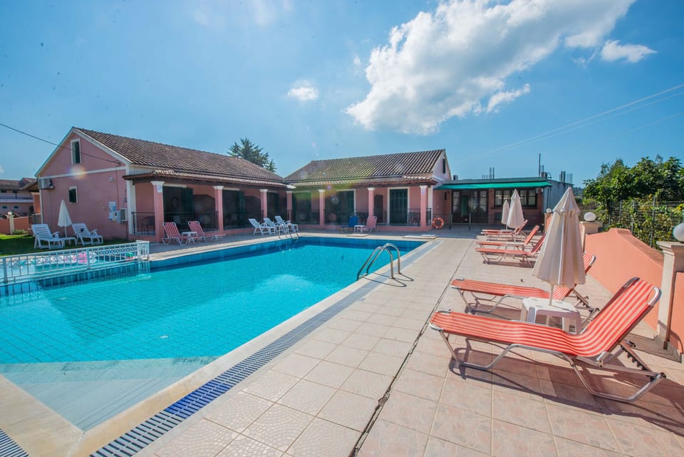 Georgia Apartment 4 Sidari Swimming Pool