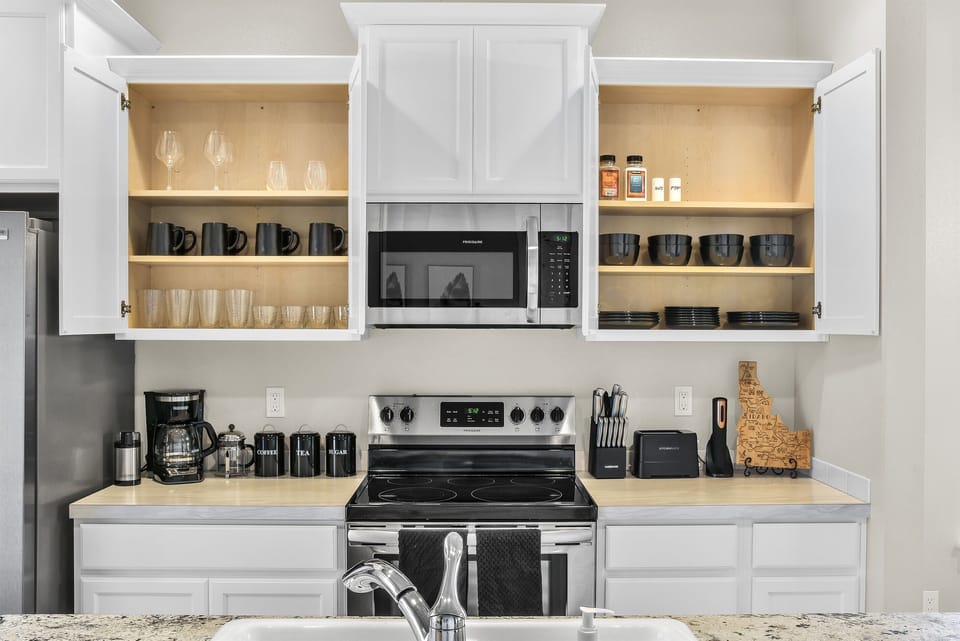 Kitchen amenities
