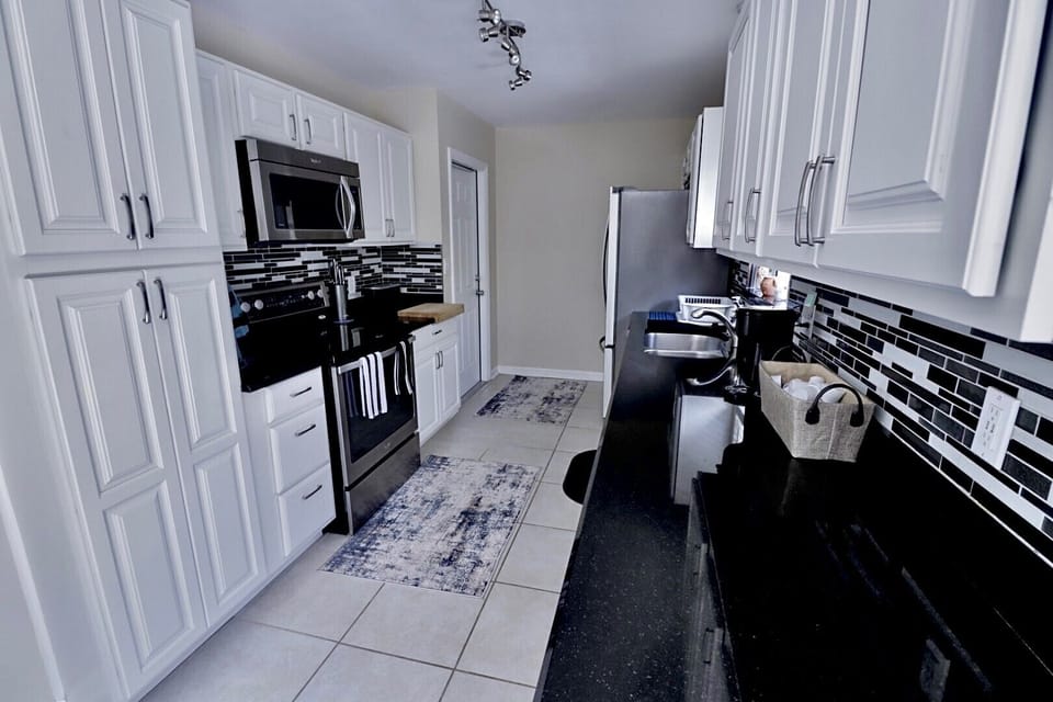 Full Kitchen