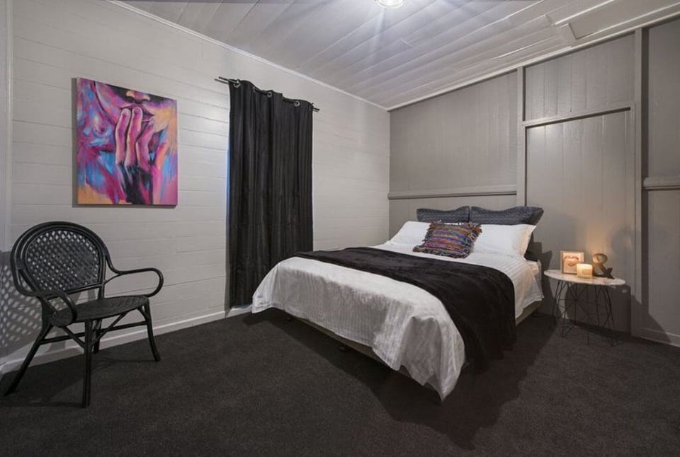 Secrets Bedroom
Queen Bed
