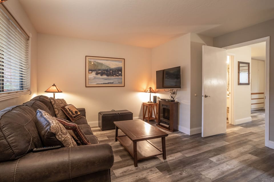 Watch a movie together | Queen Sleeper | Main Level