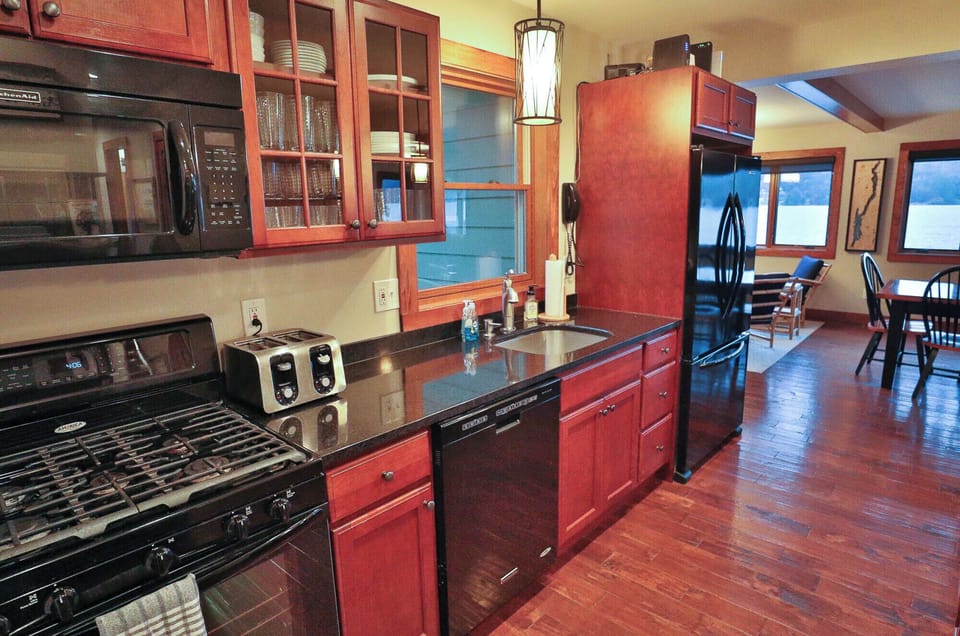 Full kitchen with basic necessities. 