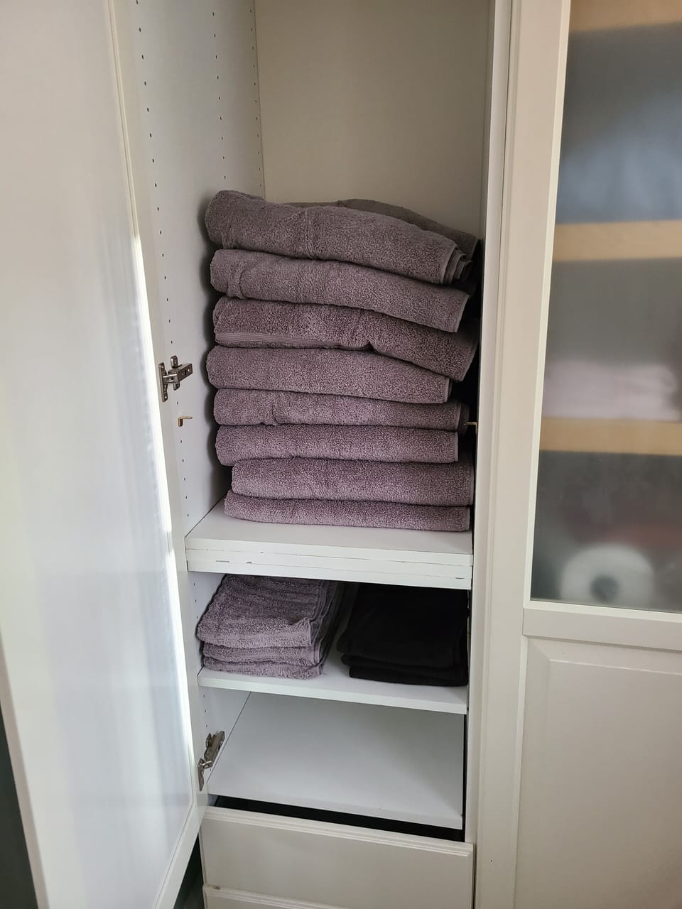 Stocked clean towels, will provide some pods to wash if you need. 