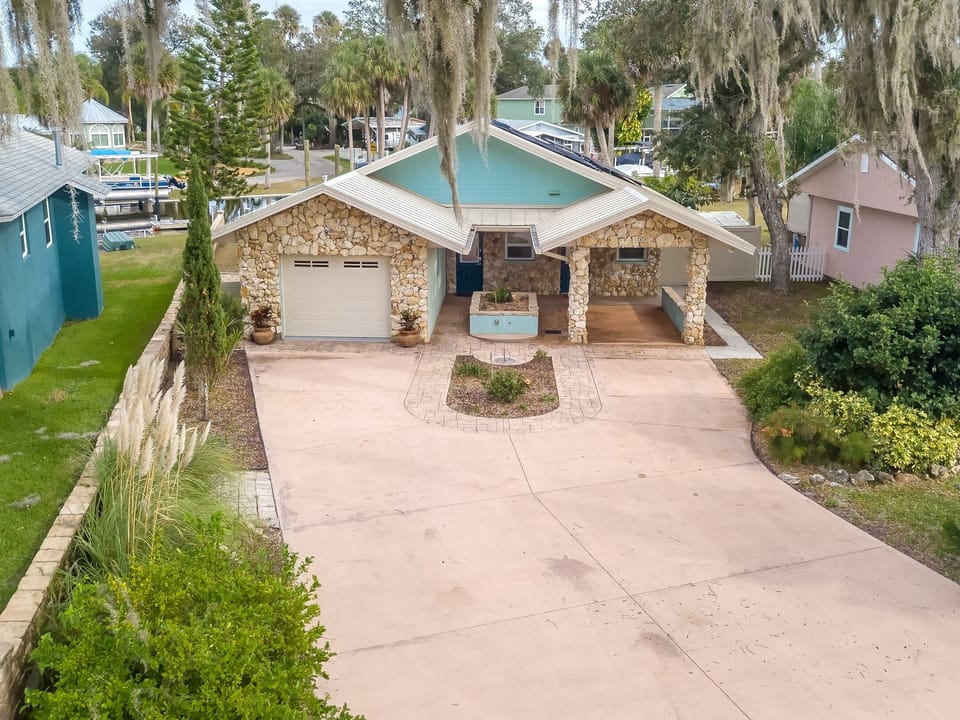 The Coquina Cottage