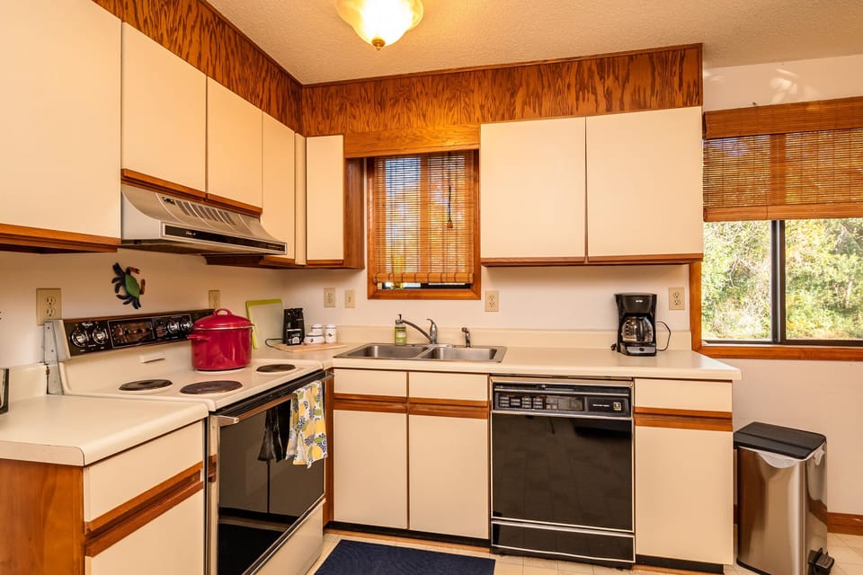 Kitchen - 1st Level Northeast