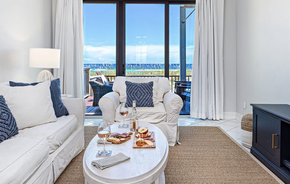 Let the view hold you! Feel relaxed while watching the beauty of the Gulf!