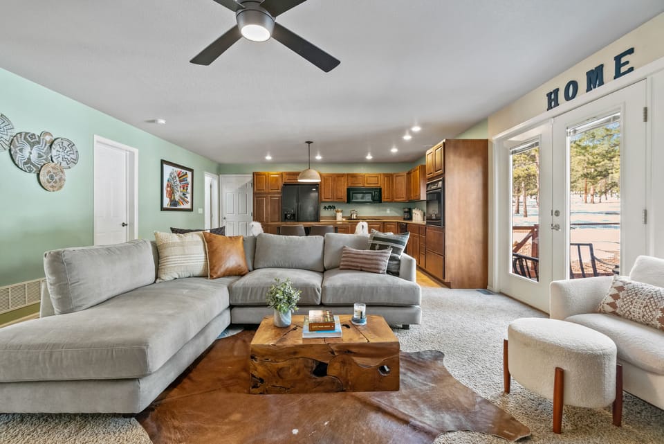 Open concept living room & kitchen