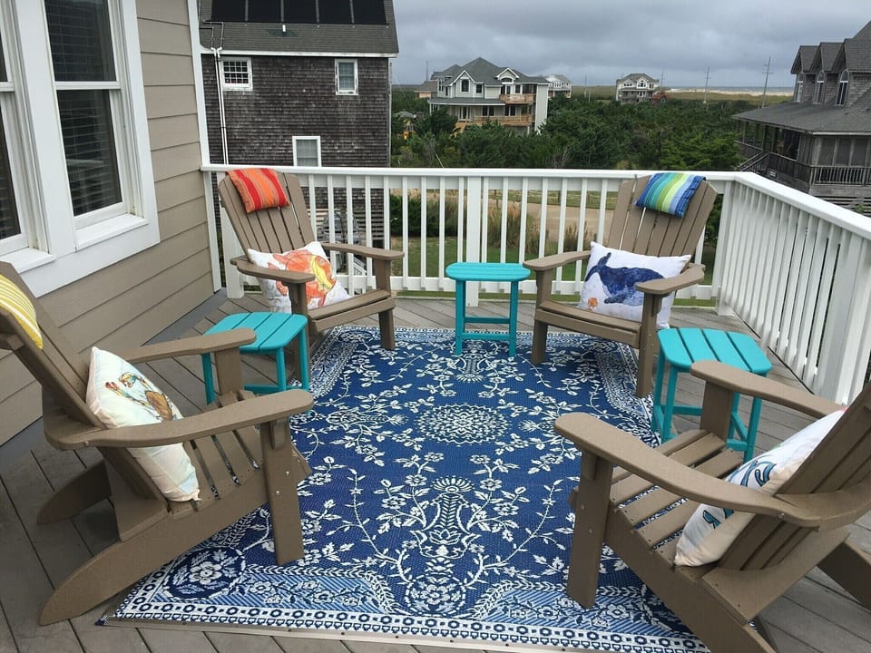 Upper lever deck on the back of the house with ocean views