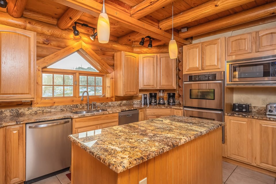 Full Kitchen