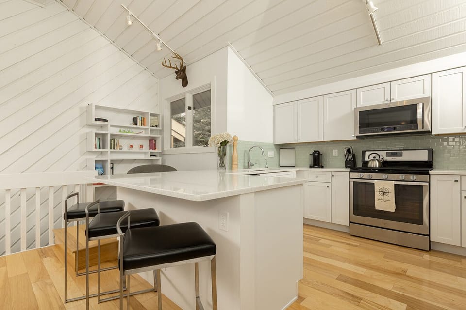 Lots of counter space for your family dinner or breakfast buffett!