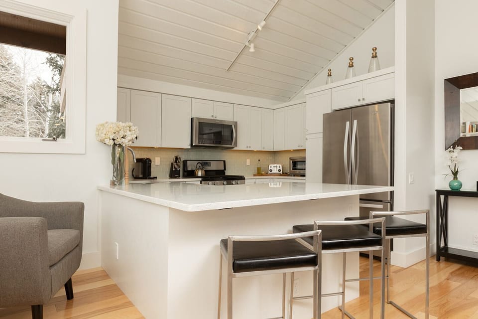Lots of counter space for your family dinner or breakfast buffett!