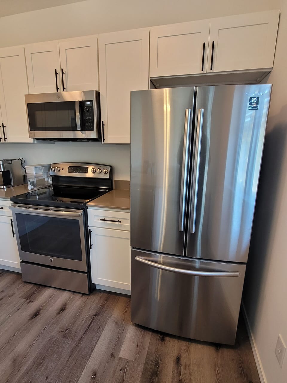 Full Kitchen with dishwasher.  