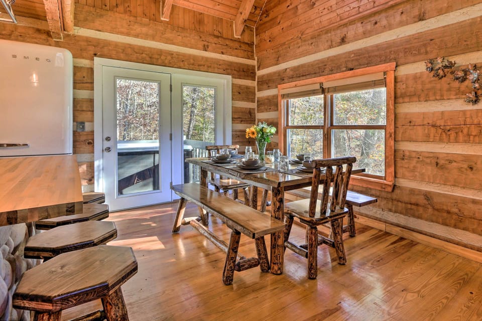 Dining Table | Dishware & Flatware Provided