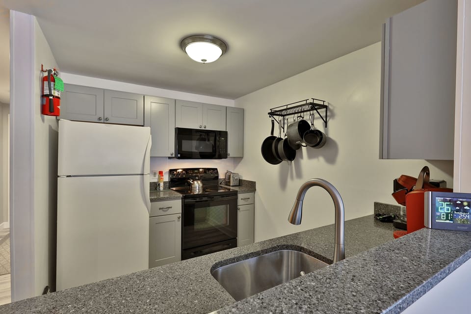 Fully equipped kitchen
