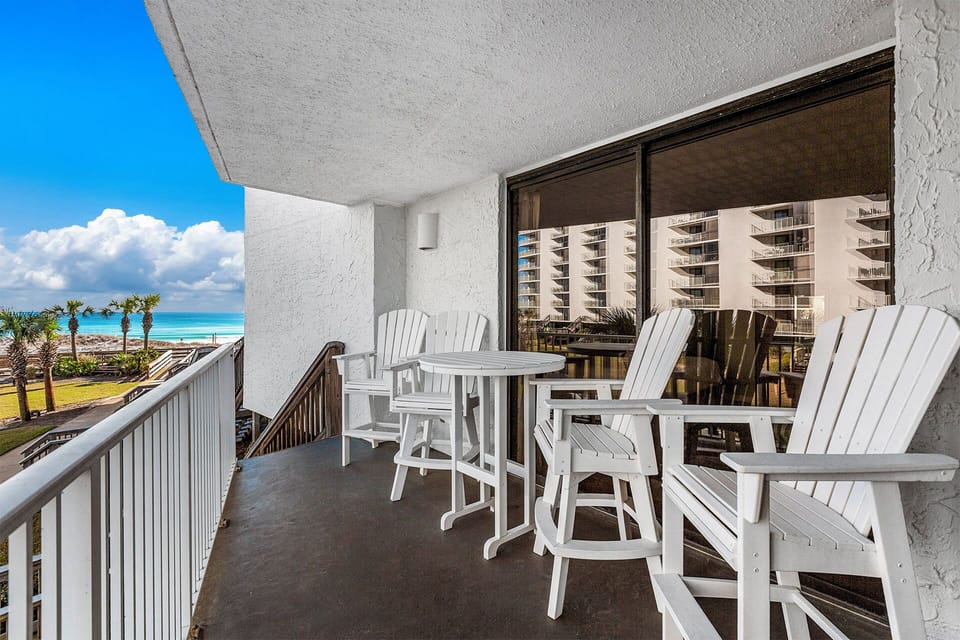 Mainsail 215 Balcony