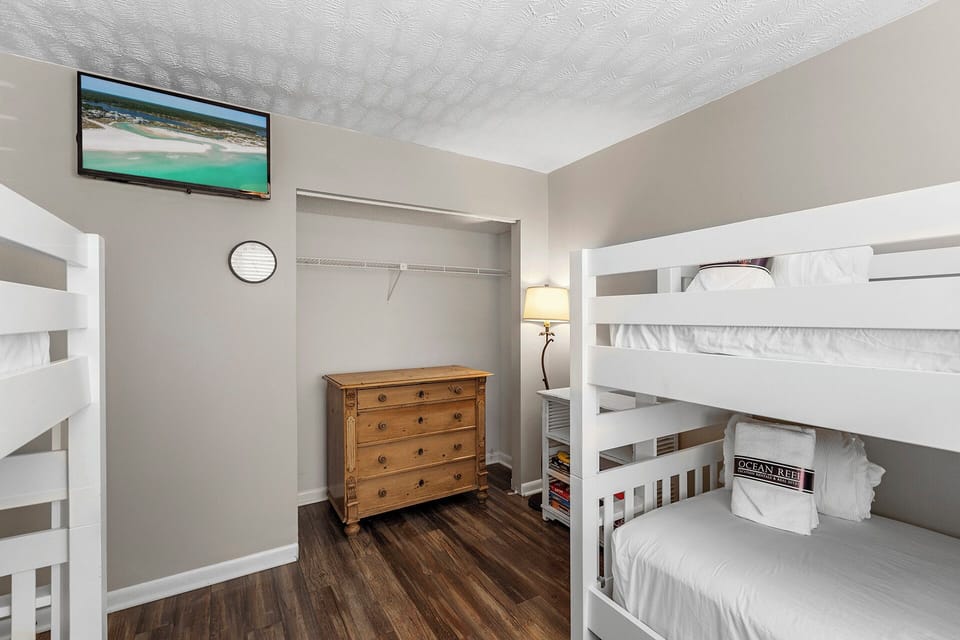 Mainsail 215 Guest Bedroom 2 Alt 2