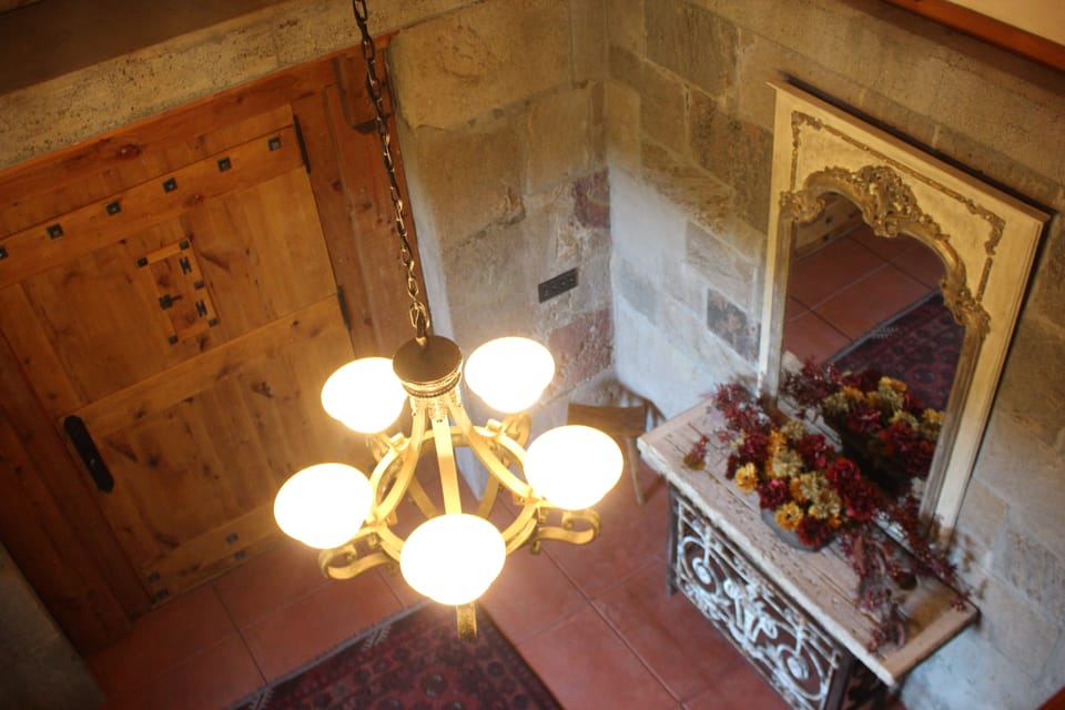 Entry way fro, second story balcony