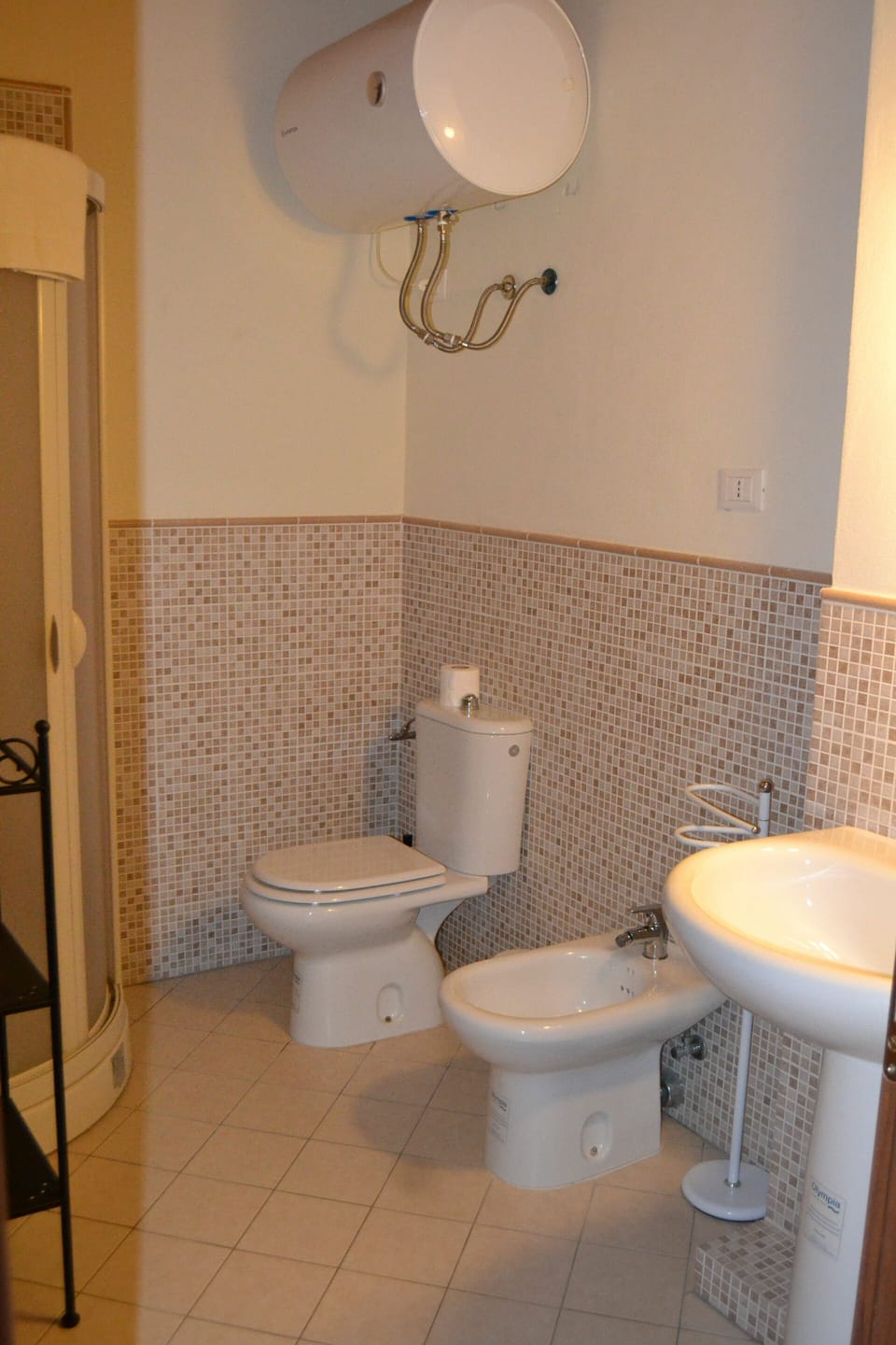 Property, Toilet Seat, Plumbing Fixture, Toilet, Bathroom Sink, Bathroom, Purple, Sink, Architecture, Interior Design