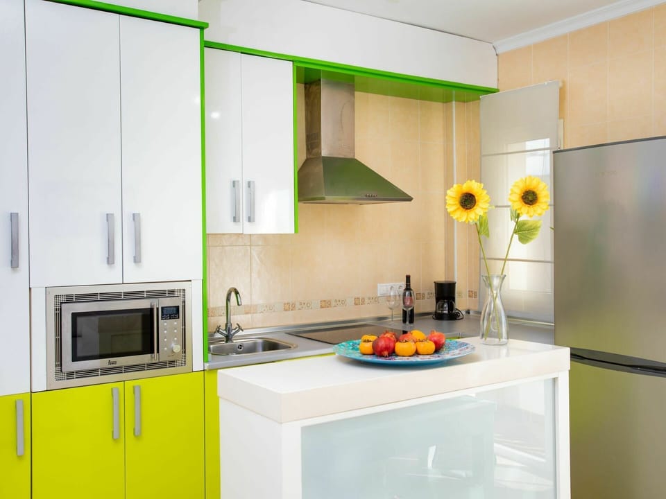 Countertop, Cabinetry, Kitchen Sink, Property, Sink, Tap, Furniture, Kitchen, Green, Kitchen Appliance