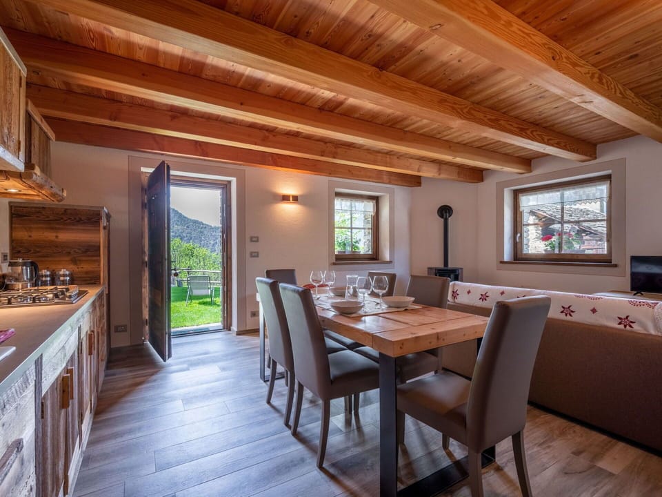 Table, Furniture, Window, Chair, Wood, Building, Architecture, Interior Design, Floor, Flooring