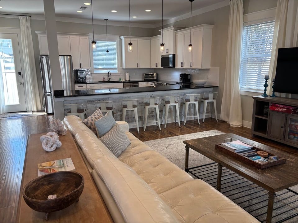 living room / kitchen