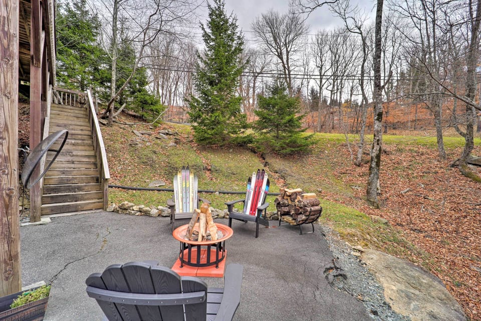 Apartment Exterior | Fire Pit (Wood Provided)