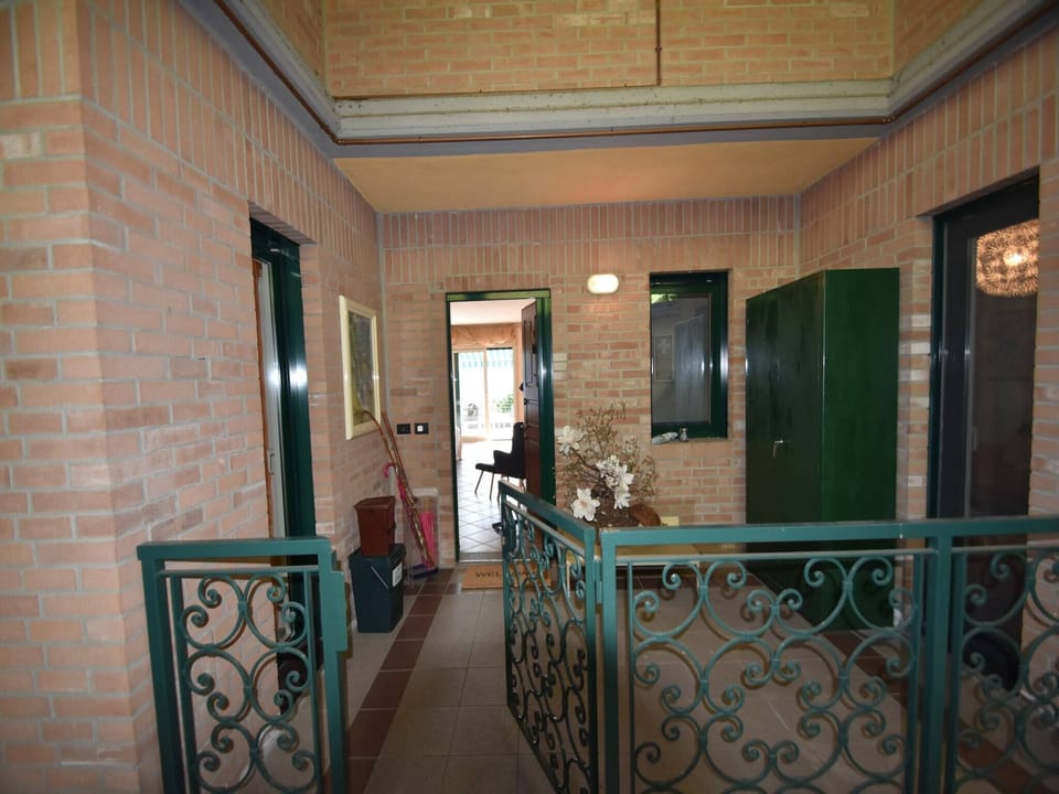 Entrance / Reception