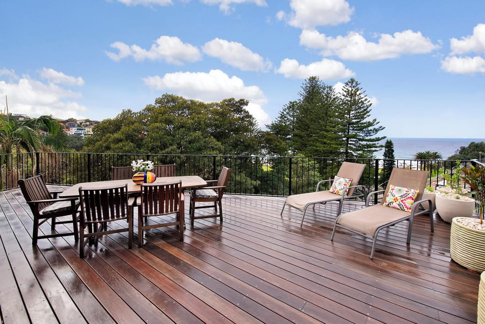 Sunny deck looking out over Bronte beach