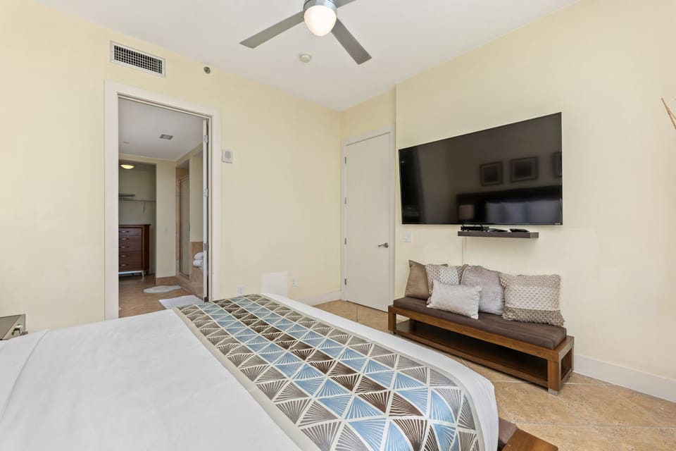 Watch the large-screen tv to settle in after a long day at the beach. 