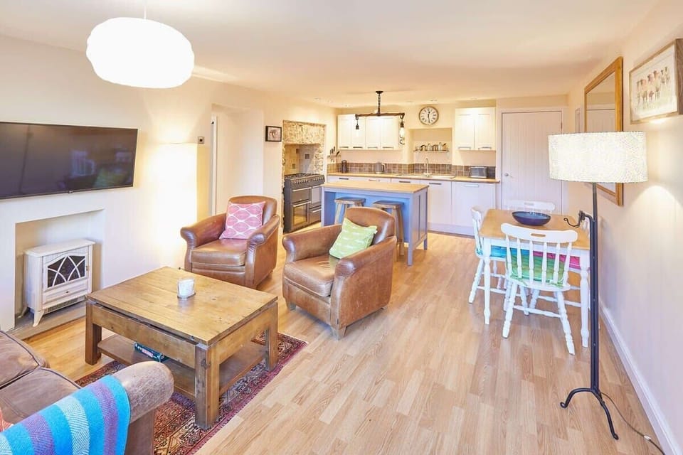 The Old Dairy, Masham - Host & Stay