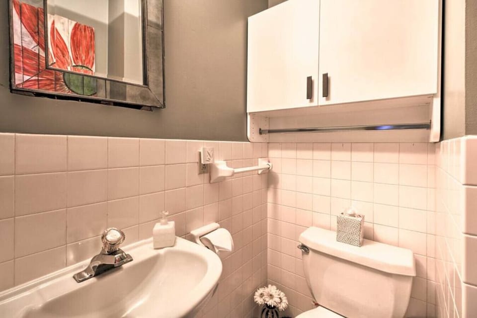 1/2 Bath