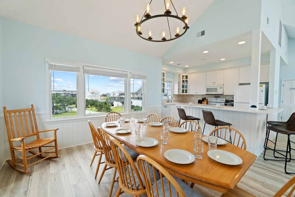 Surf-or-Sound-Realty-987-TJ's-Hideaway-Dining-Area-2