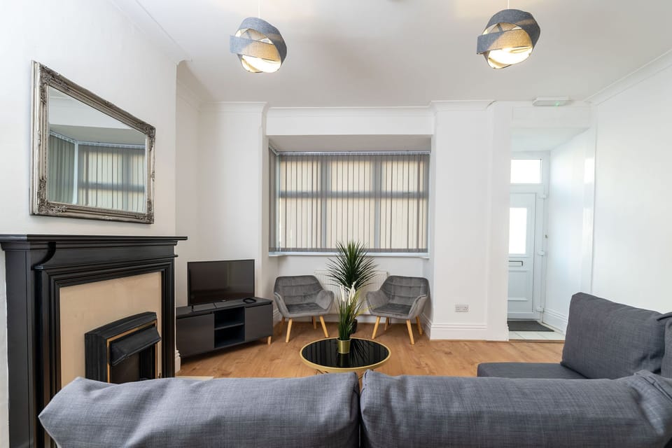 Living Room / Lounge