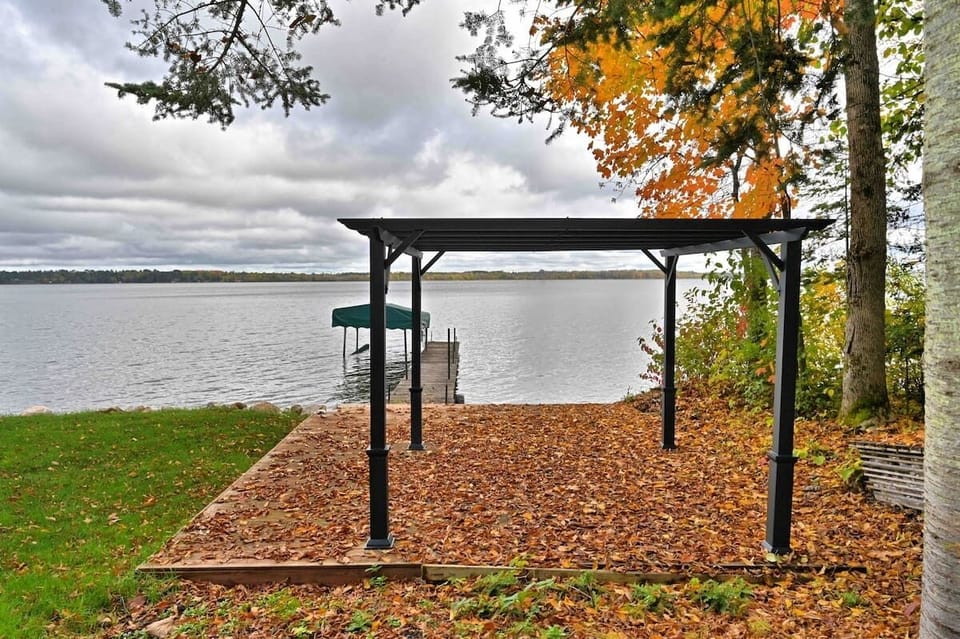 Outdoor living space on shoreline 