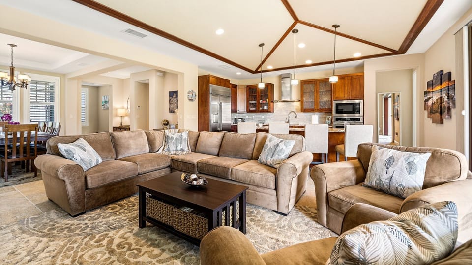 Open concept living at Holua Kai 6