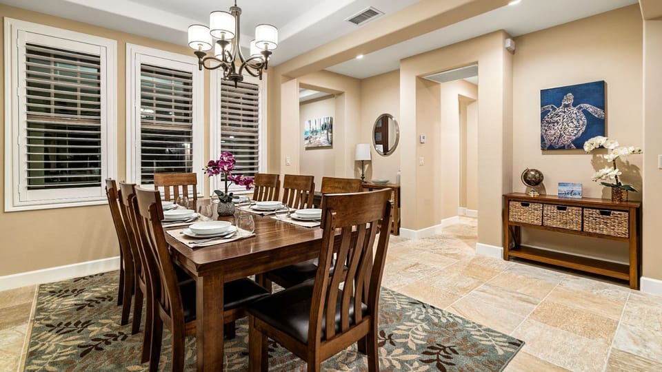 Inside dining area at Holua Kai 6