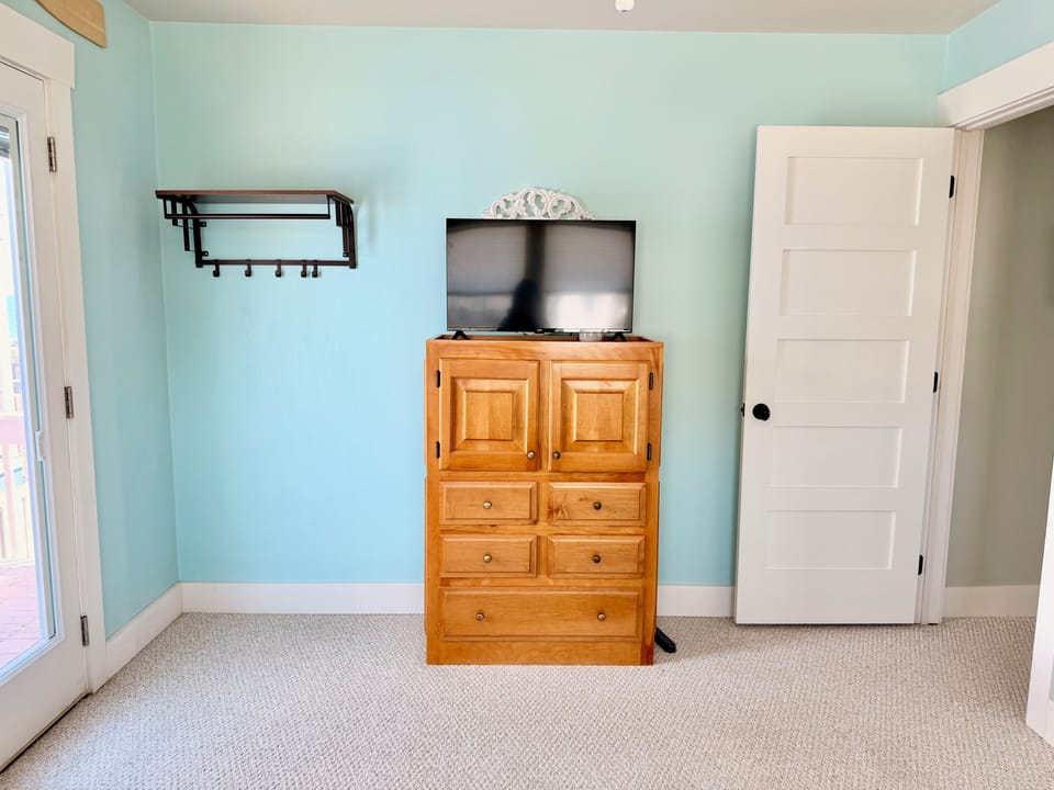 Twin Bedroom
6.4.26 - JR
