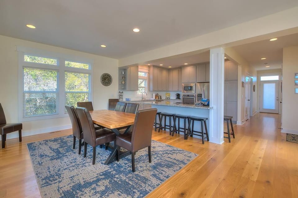 Dining Room
GW 2.2023