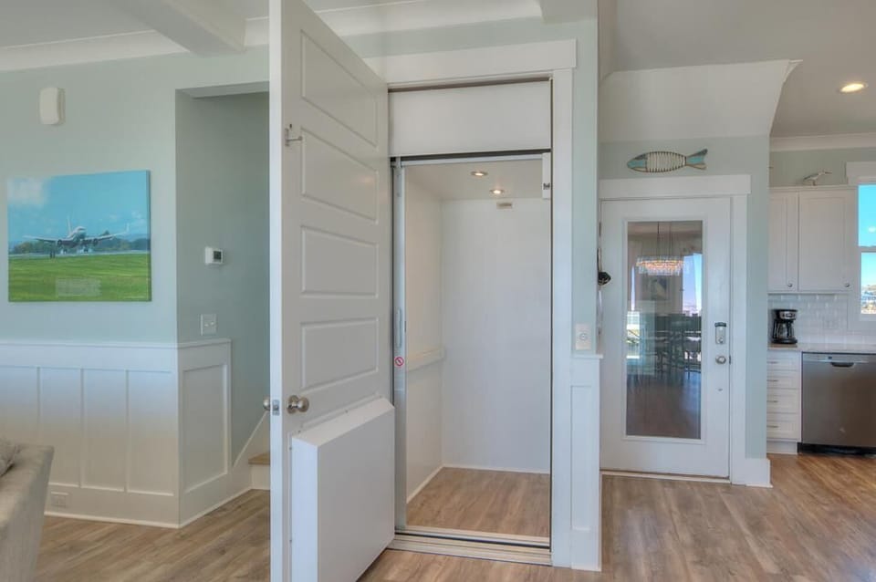 Elevator
GW 1.2023